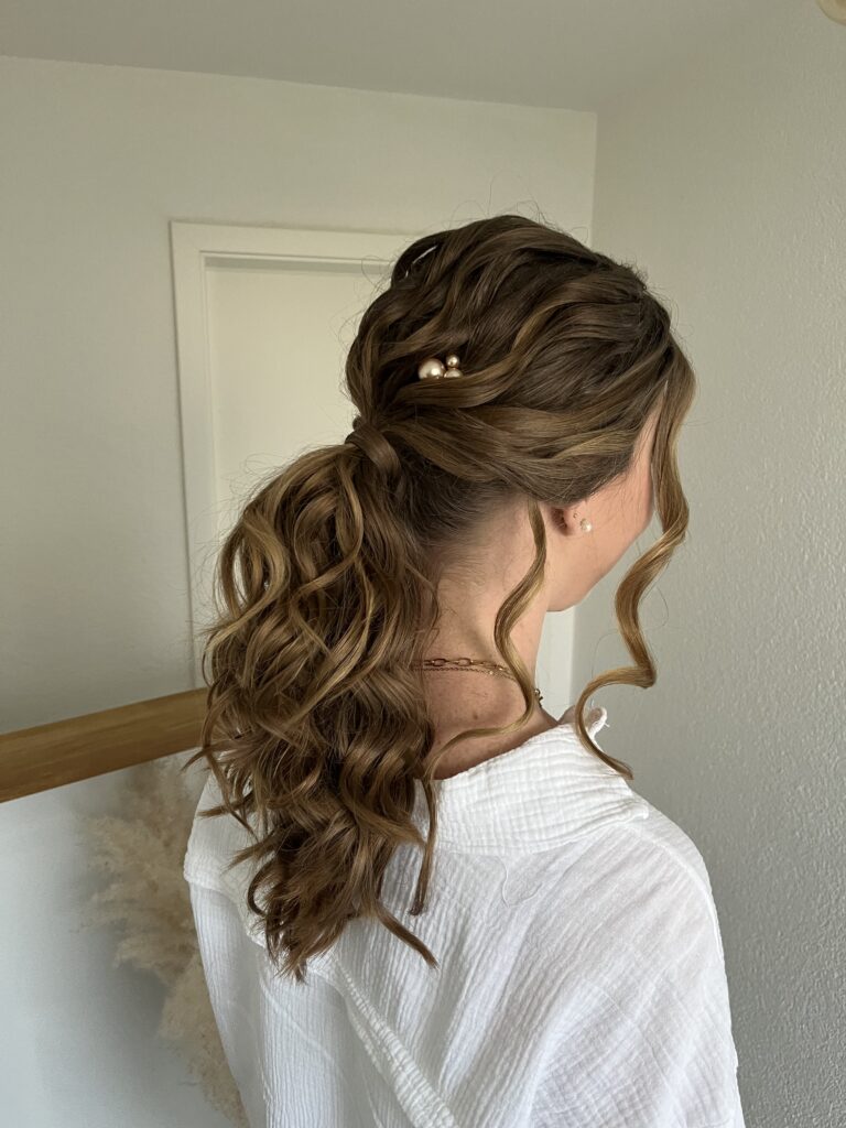 Hairstyling Ponytail